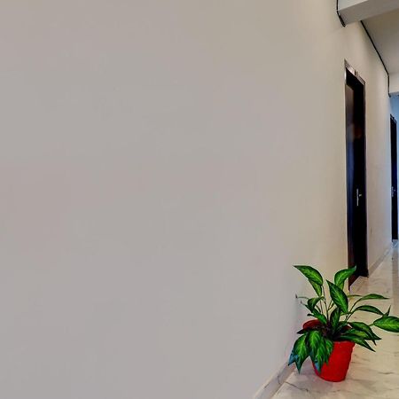 Hotel O Om Pushp Residency Mathura Esterno foto