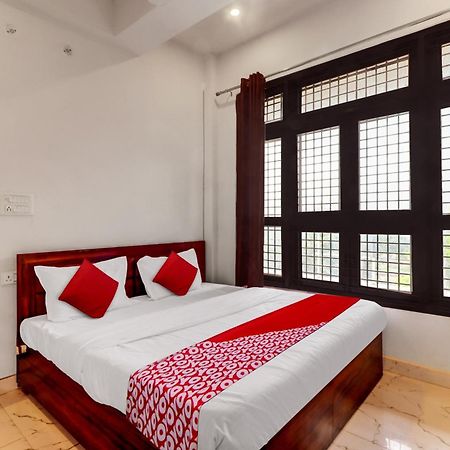 Hotel O Om Pushp Residency Mathura Esterno foto