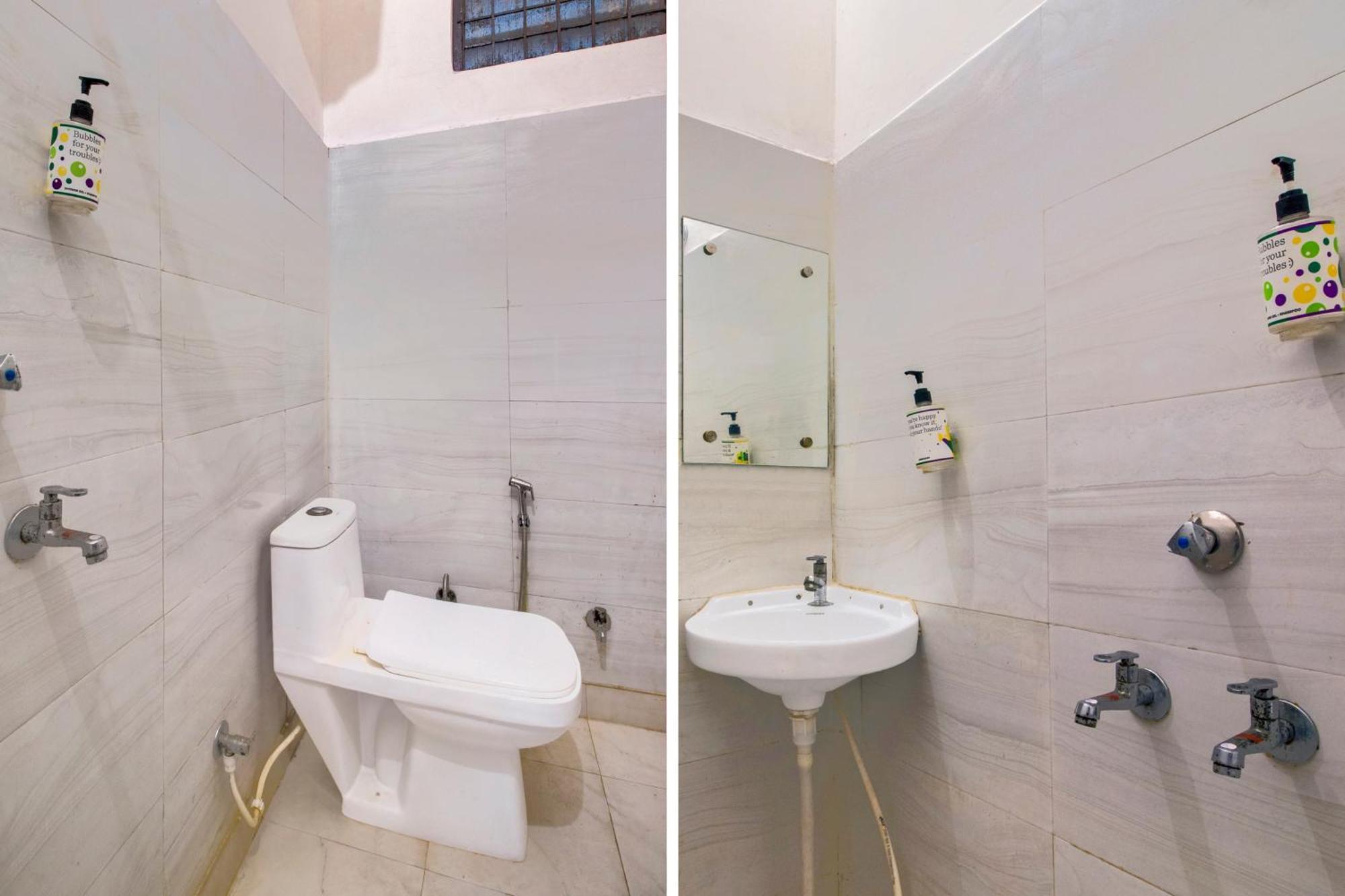 Hotel O Om Pushp Residency Mathura Esterno foto