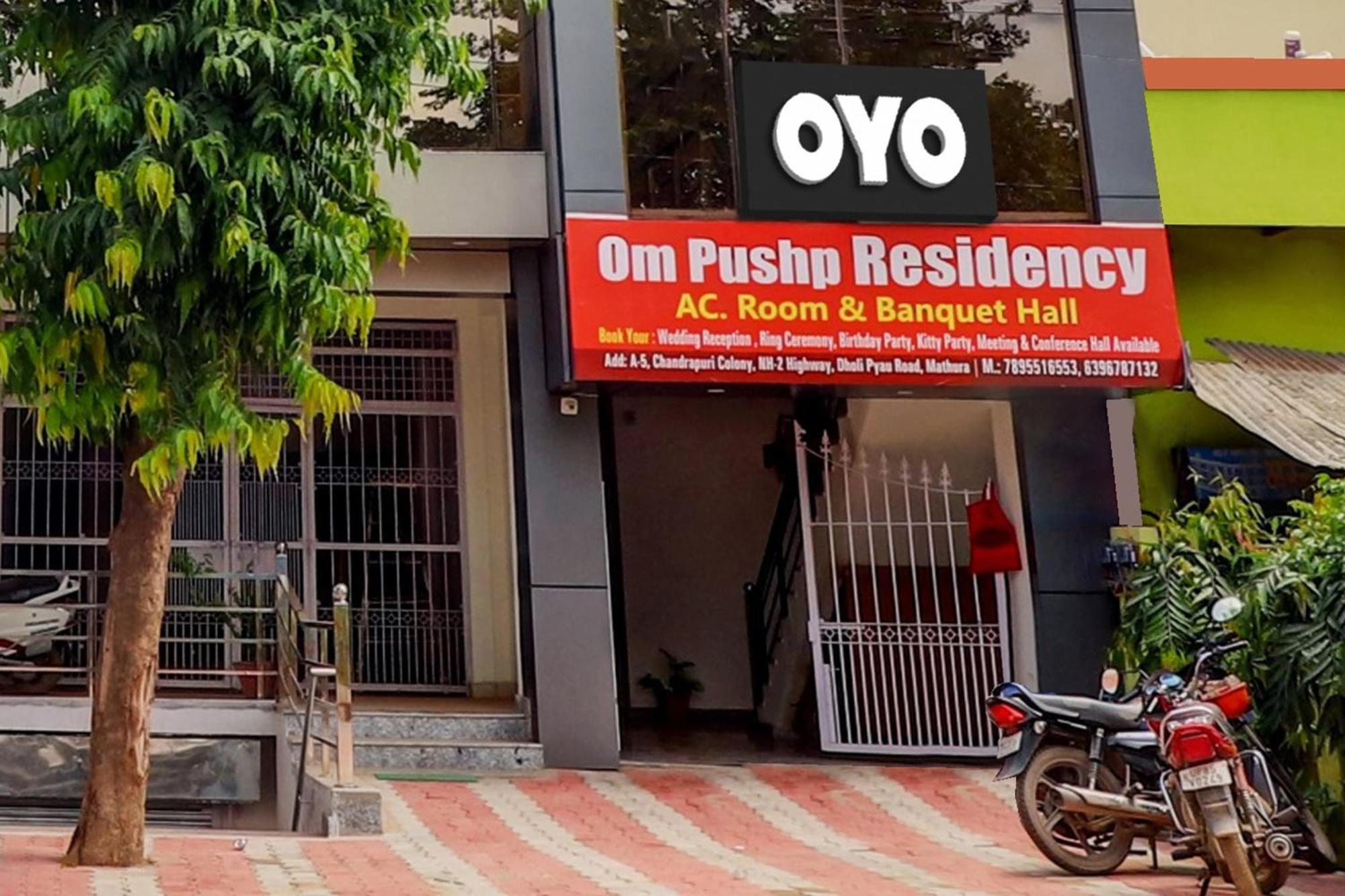 Hotel O Om Pushp Residency Mathura Esterno foto